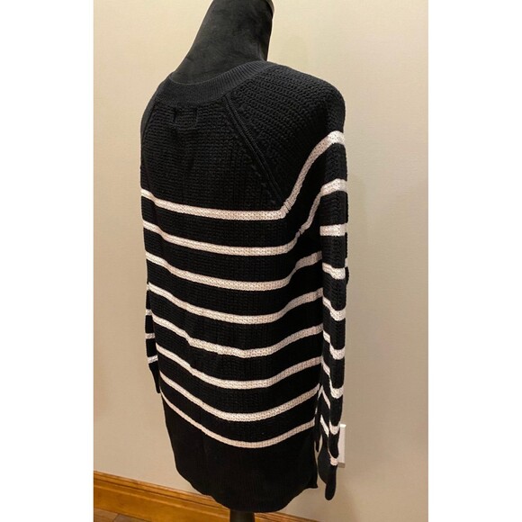 Old Navy Sweater Black & White Striped Size Medium Hi Low Hem Casual Stylish - Picture 8 of 12
